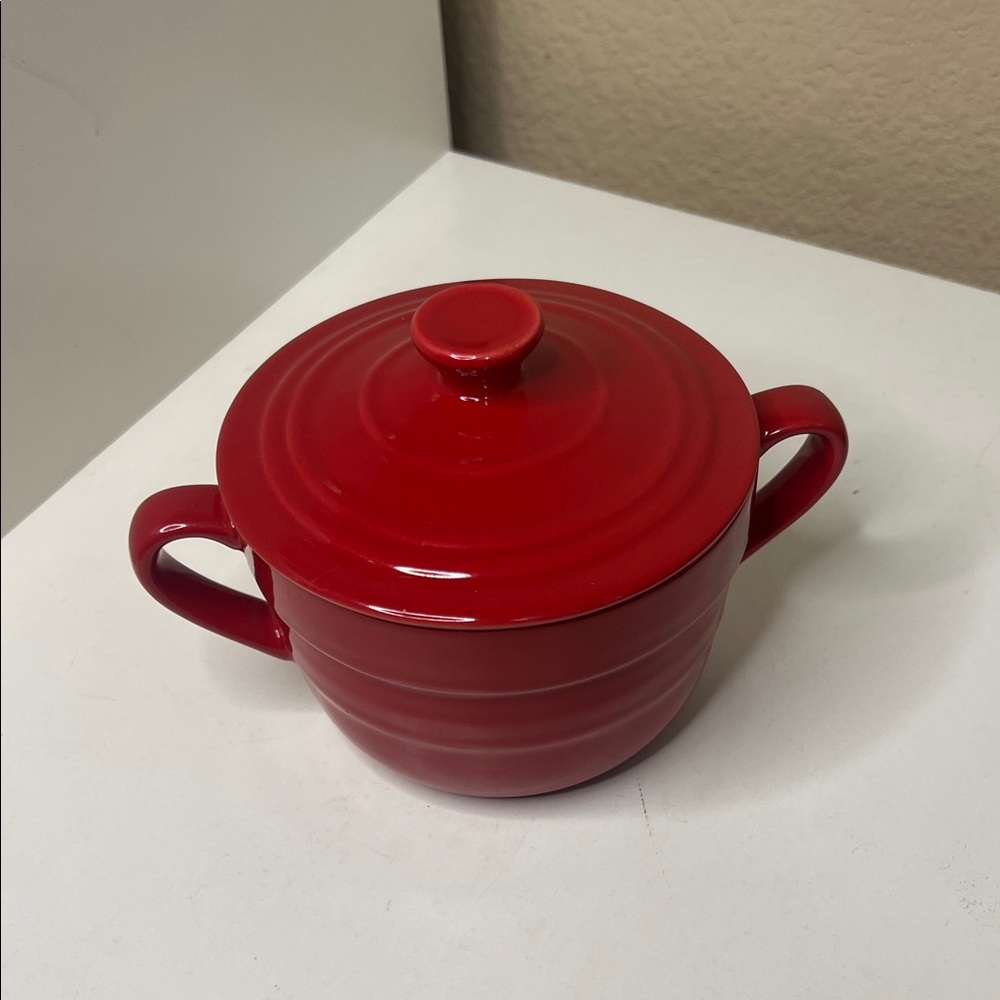 Le Gourmet Chef Red Soup Crock with Lid | Mini Ceramic Pot | 4.5” Covered Bowl